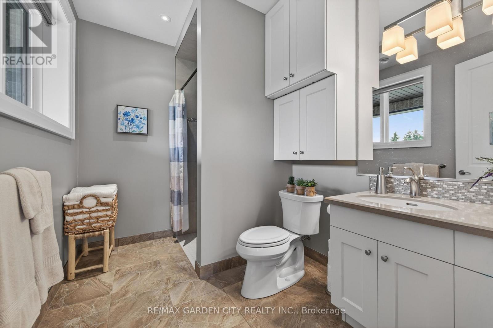 4580 CHERRY AVENUE - 22