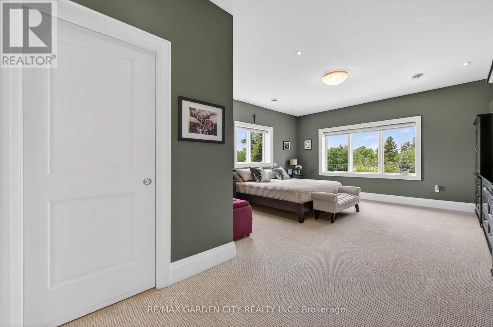 4580 CHERRY AVENUE - 27