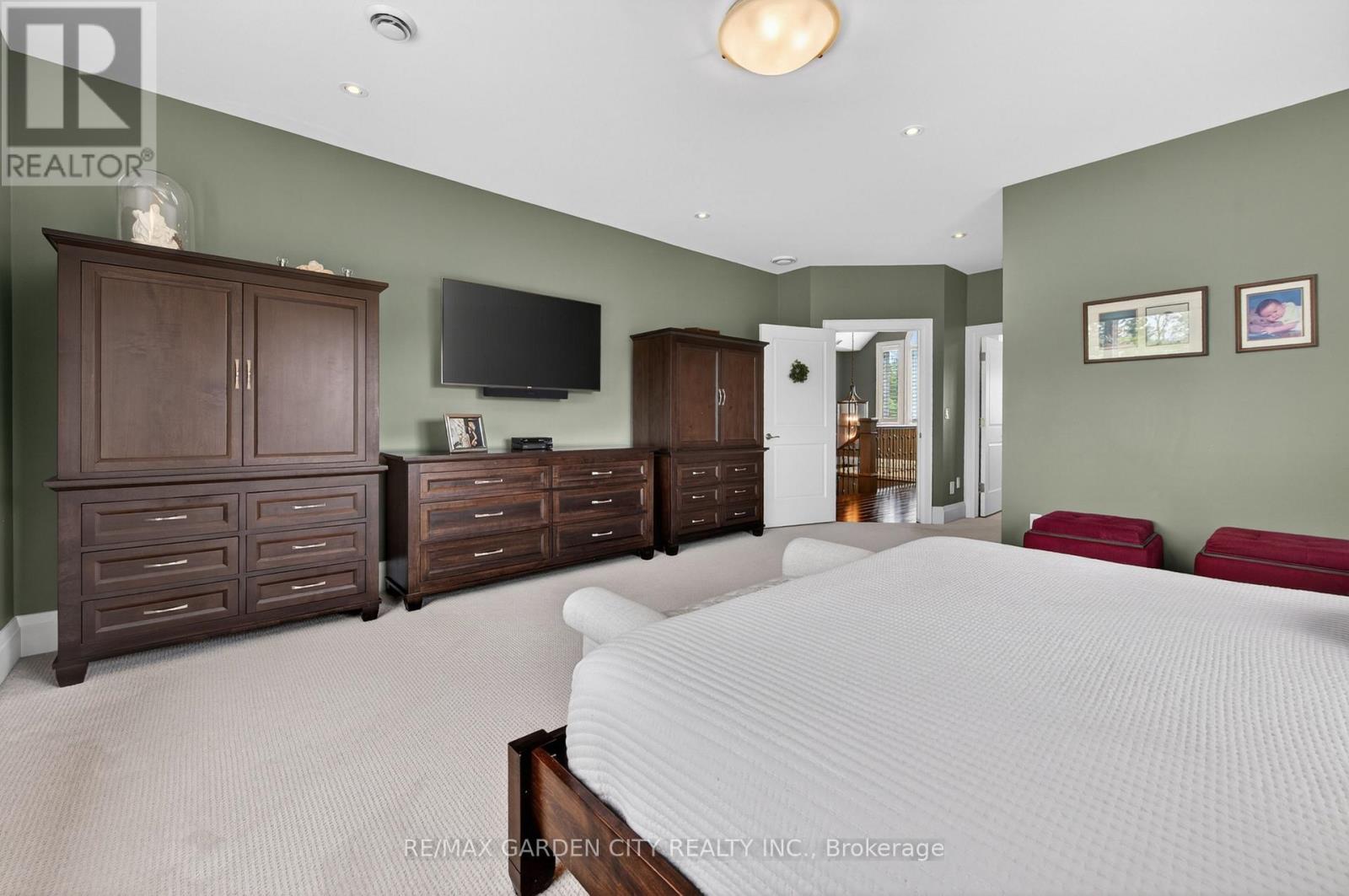 4580 CHERRY AVENUE - 29