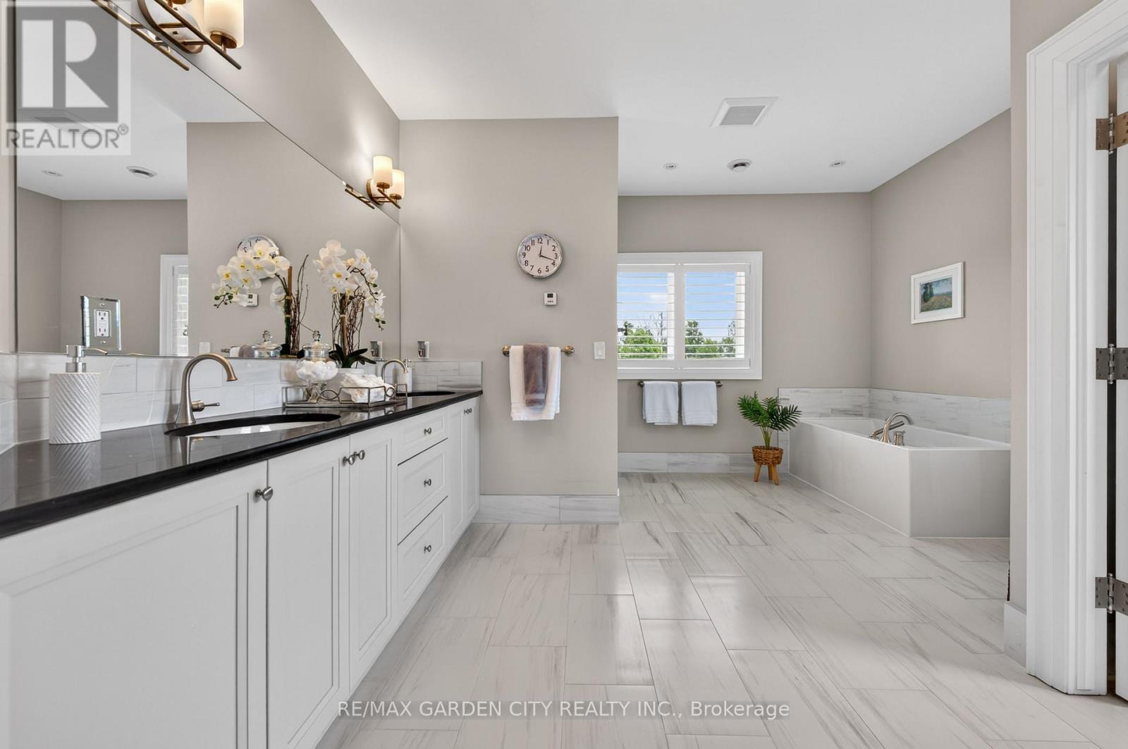 4580 CHERRY AVENUE - 30