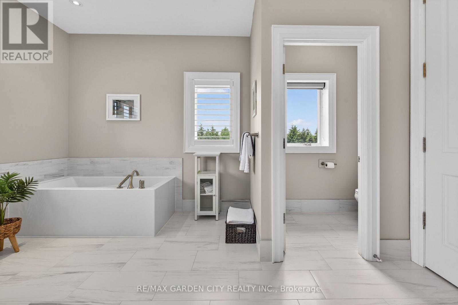 4580 CHERRY AVENUE - 31