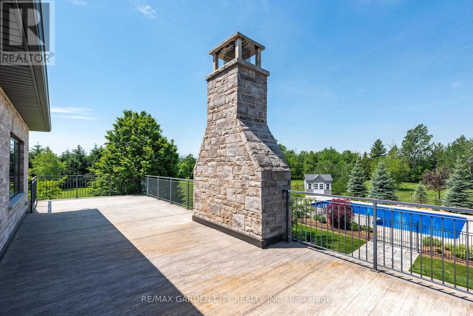 4580 CHERRY AVENUE - 34