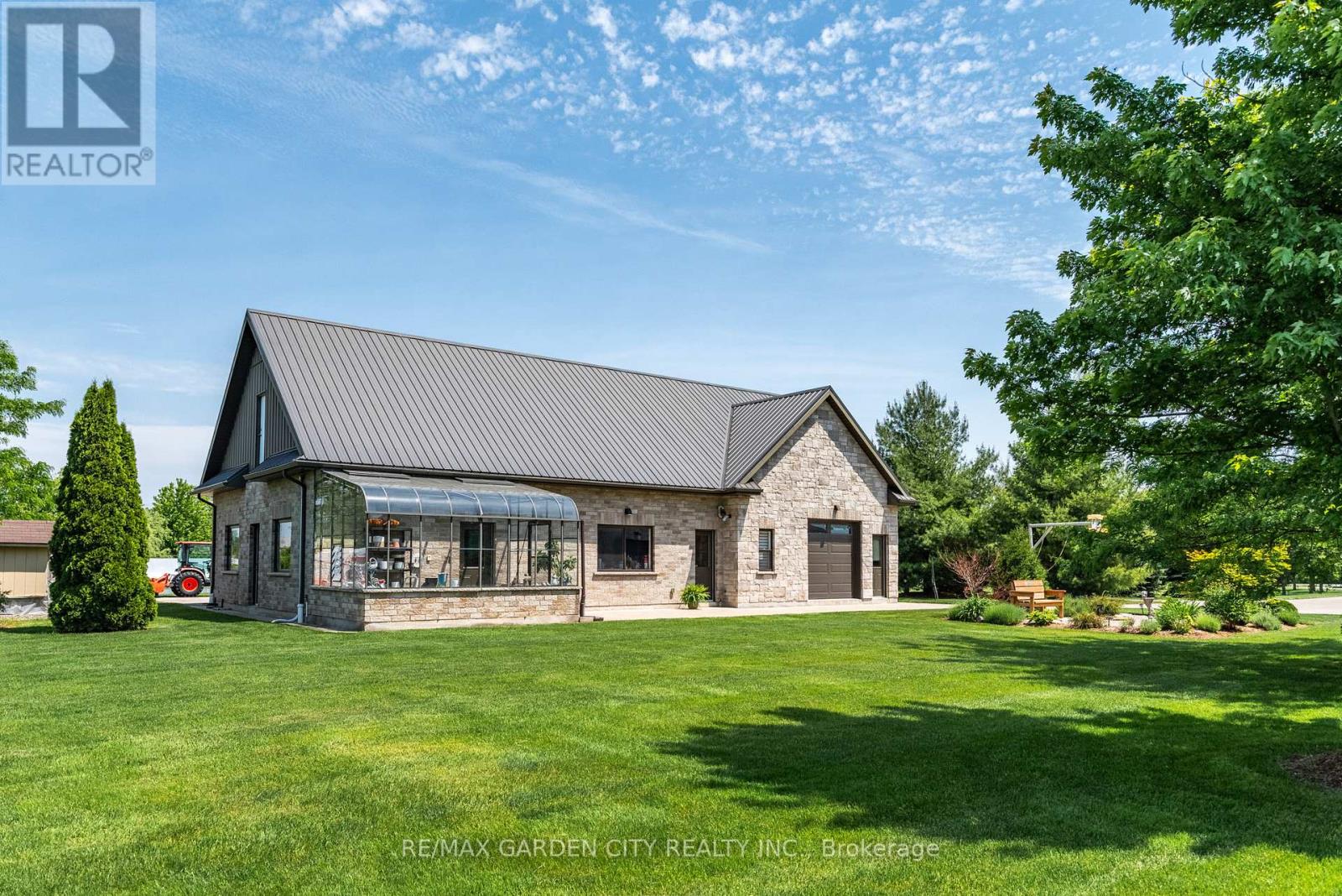 4580 CHERRY AVENUE - 7