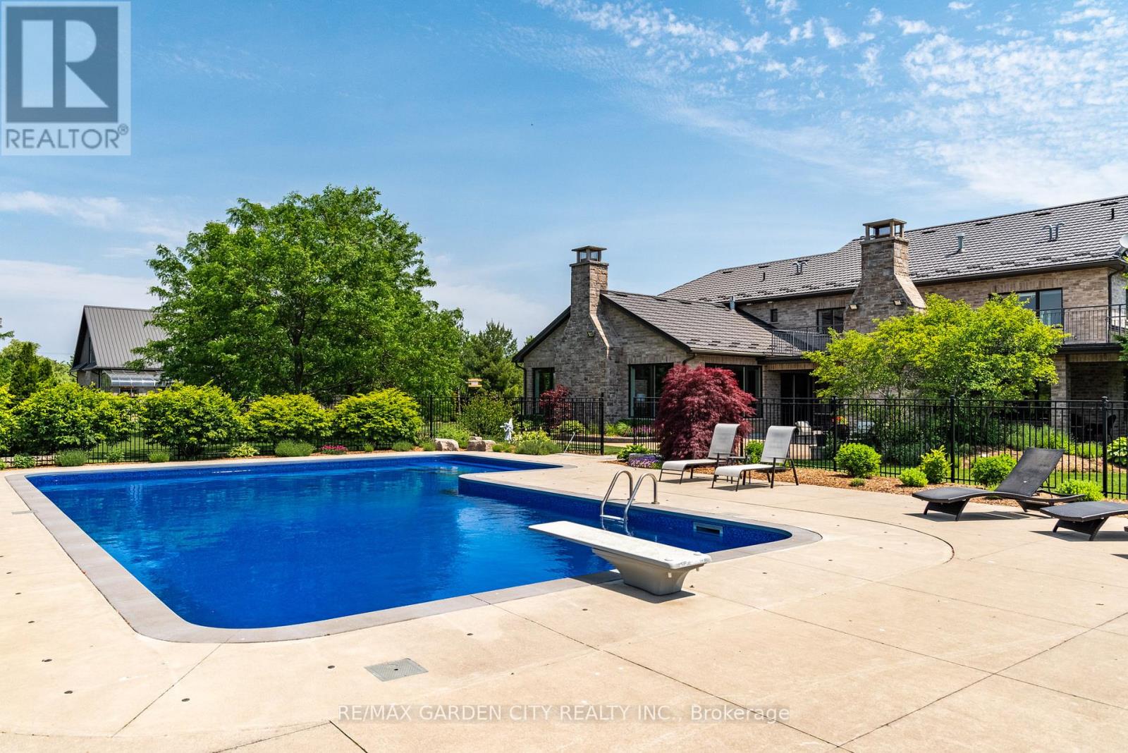 4580 CHERRY AVENUE - 9
