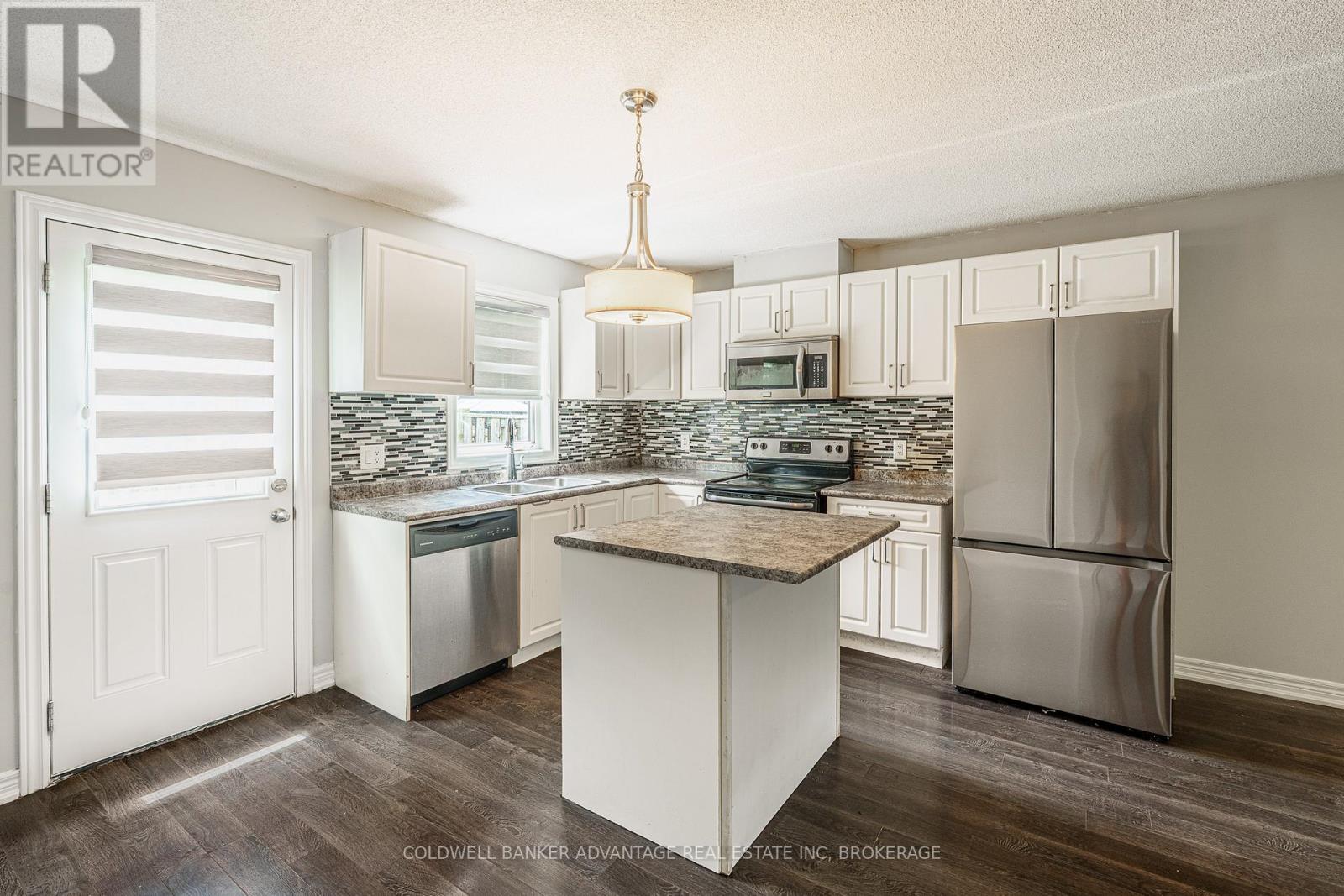 #8 6117 KELSEY CRESCENT - 12
