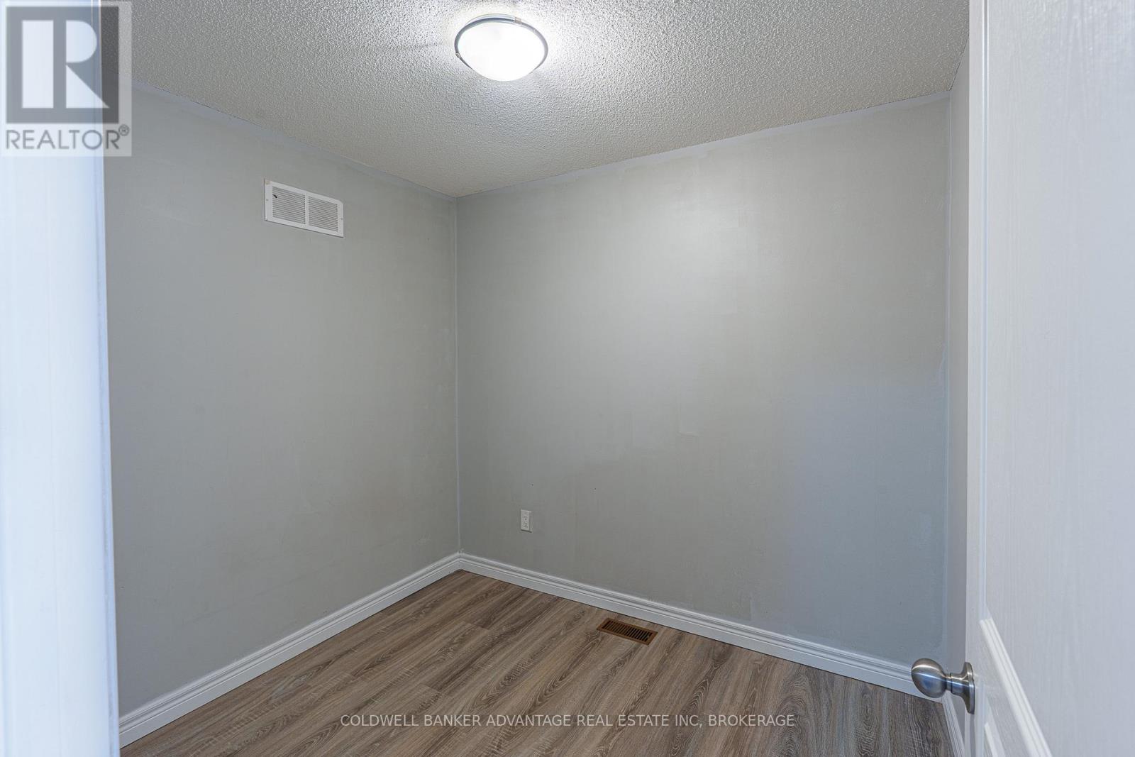 #8 6117 KELSEY CRESCENT - 17