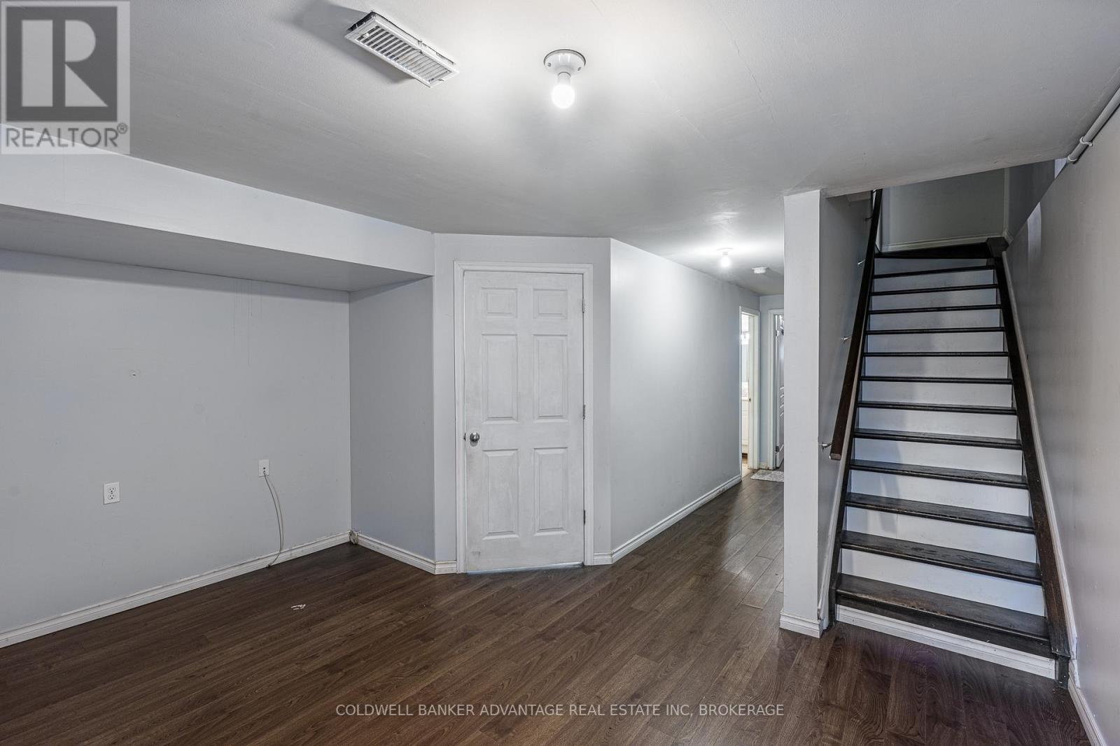 #8 6117 KELSEY CRESCENT - 21