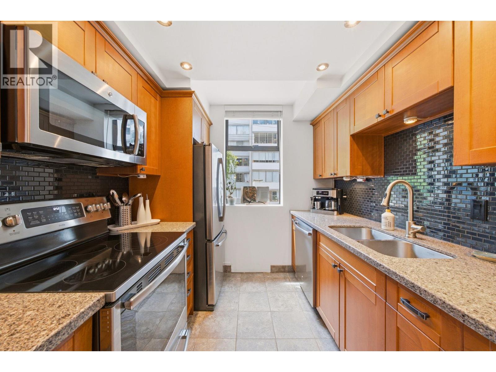 105 1230 COMOX STREET, Vancouver
