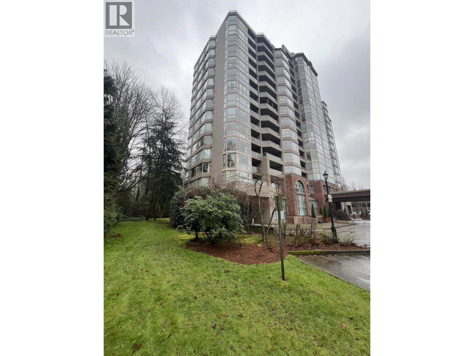 306 1327 E KEITH ROAD