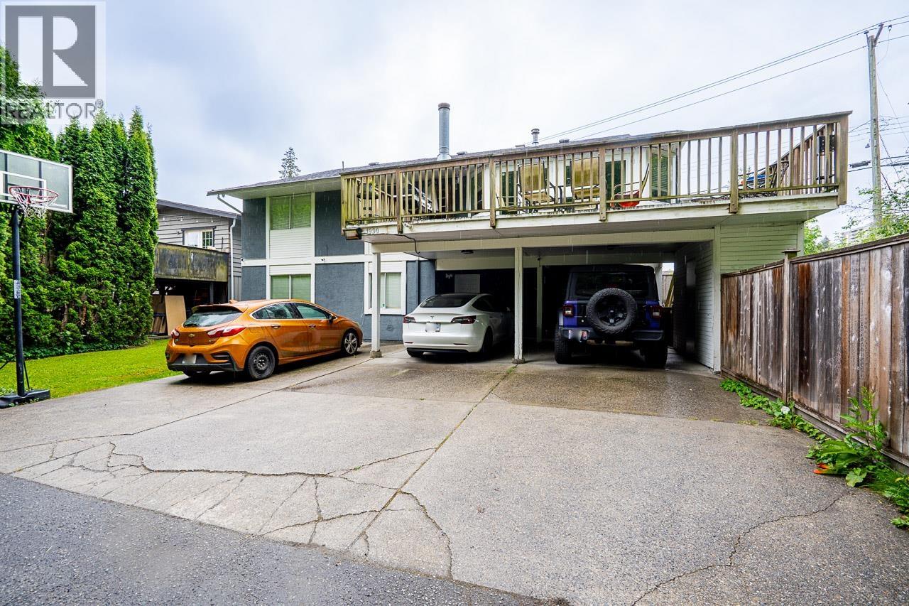 1990 CAPILANO ROAD, North Vancouver