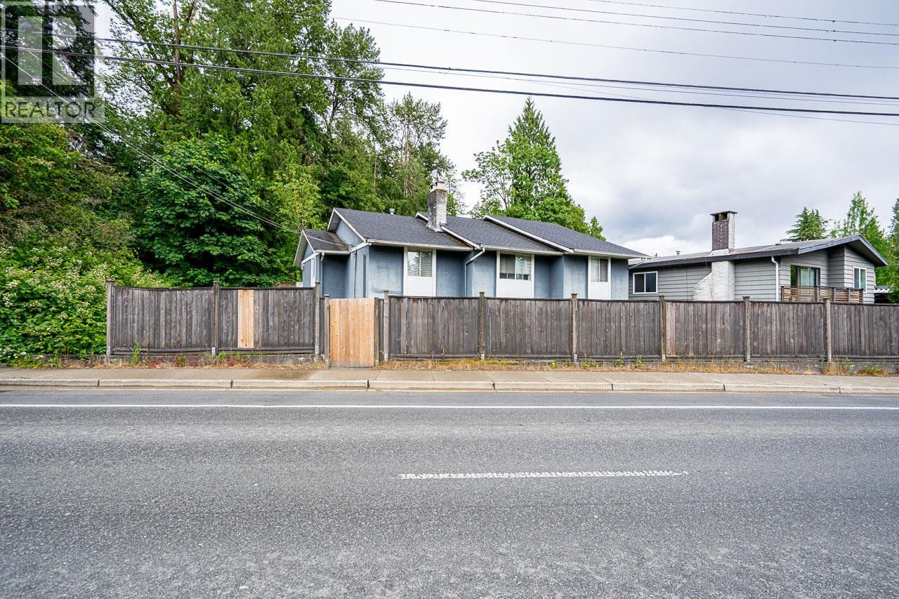 1990 CAPILANO ROAD, North Vancouver