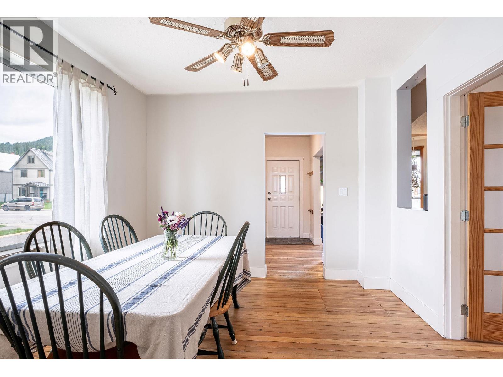301 Third Street E, Revelstoke