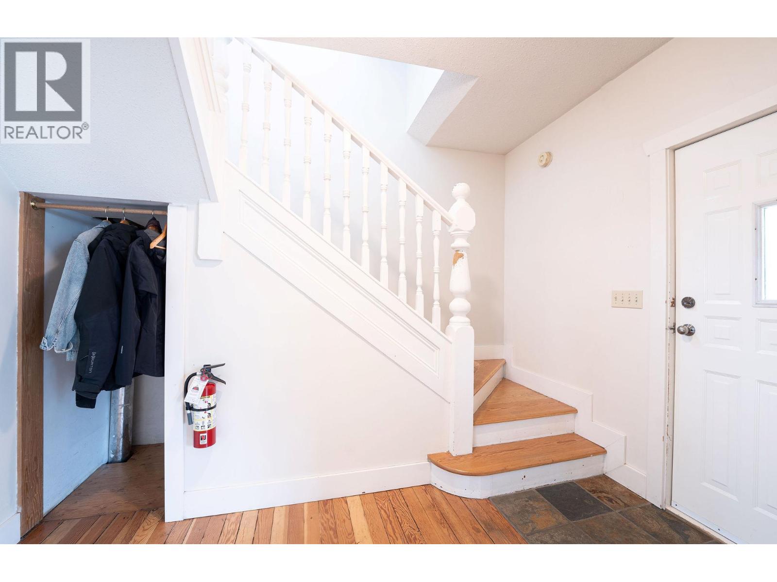 301 Third Street E, Revelstoke