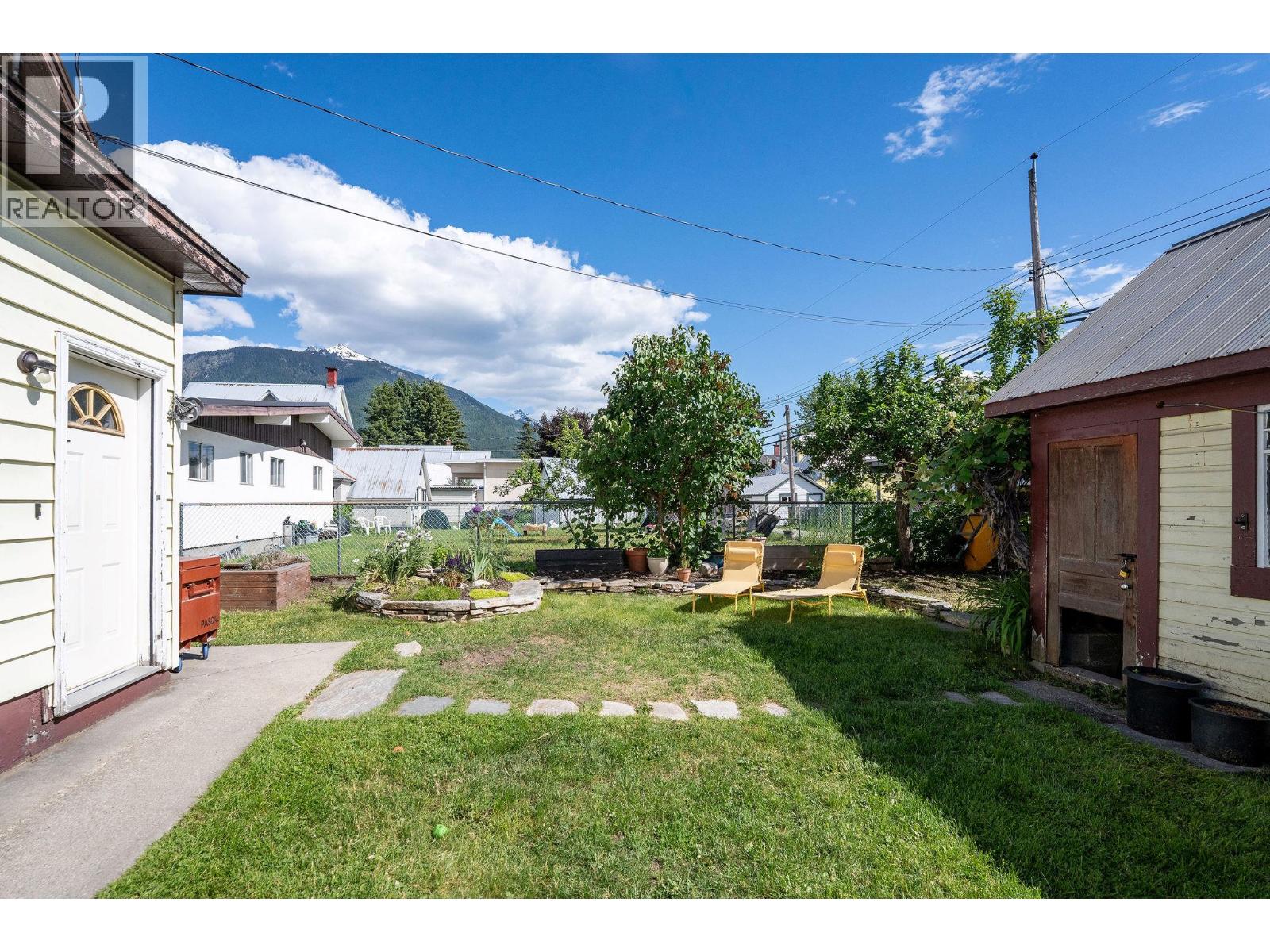 301 Third Street E, Revelstoke