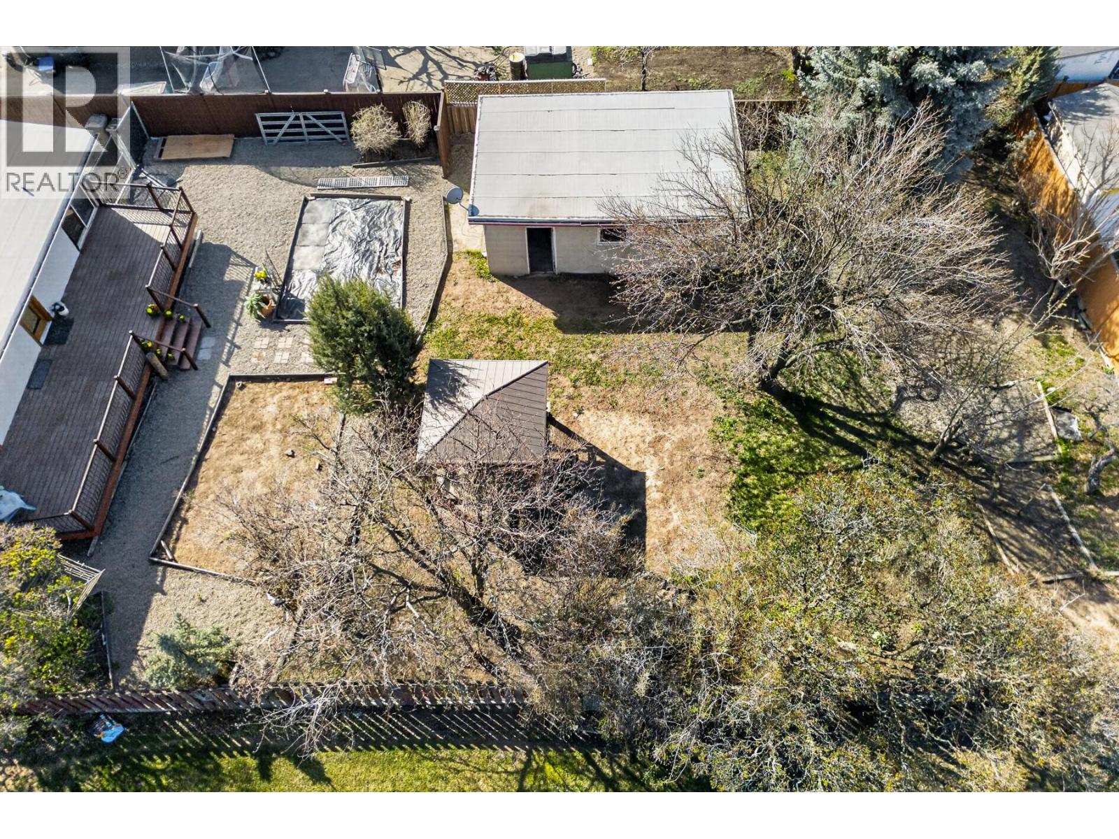 1034 Laroque Street - 40