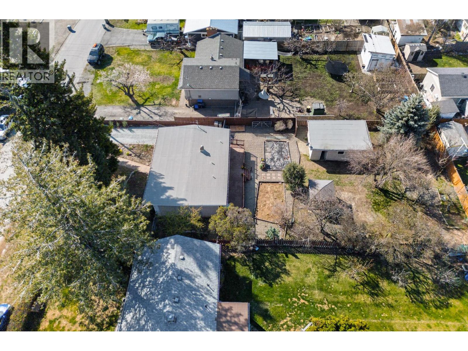 1034 Laroque Street - 37