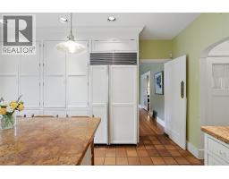 Full bathroom - 5290 Sumac Street, Oliver, BC V0H1T1 Photo 10