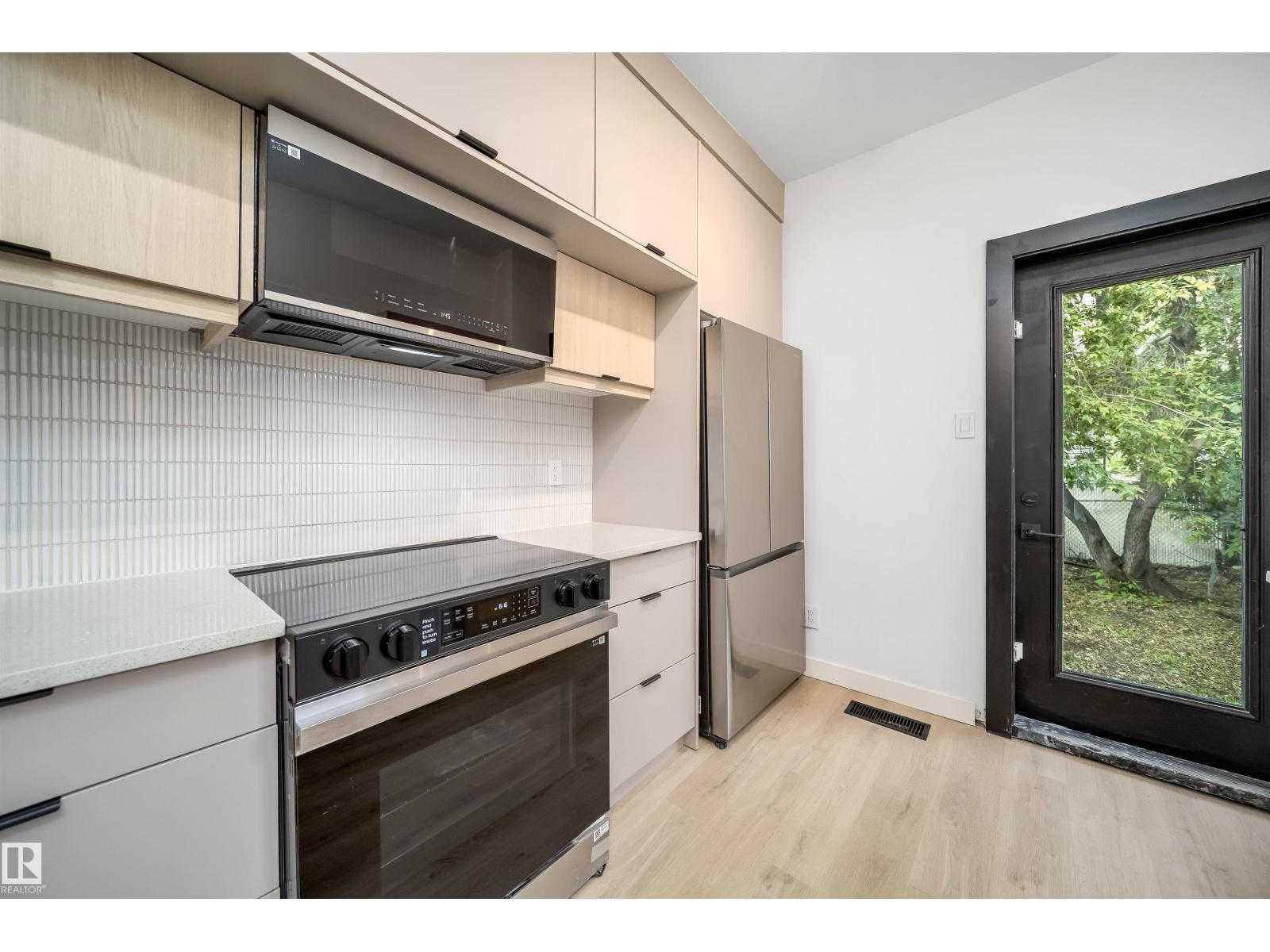 10866 92 ST NW — photo 10