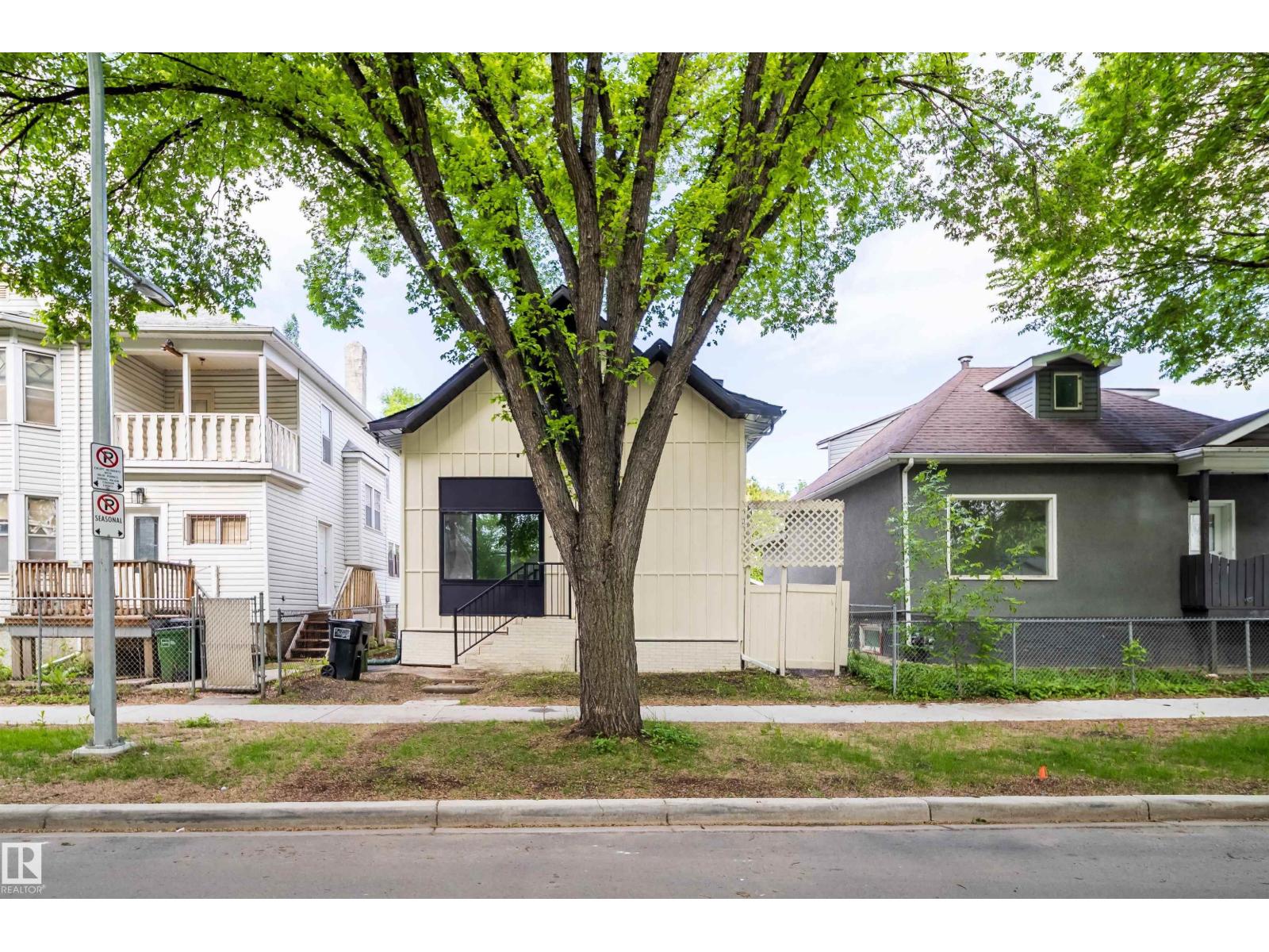 10866 92 ST NW — photo 36