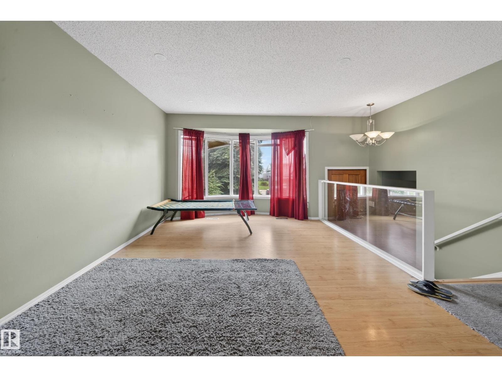 2832 35 ST NW - 16