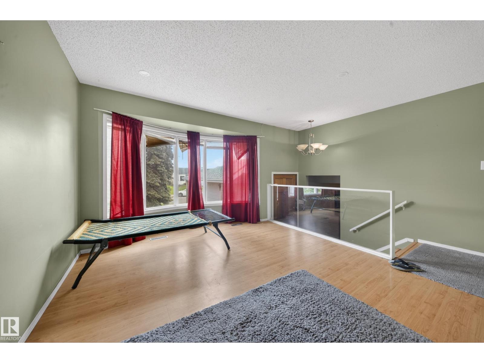 2832 35 ST NW - 17
