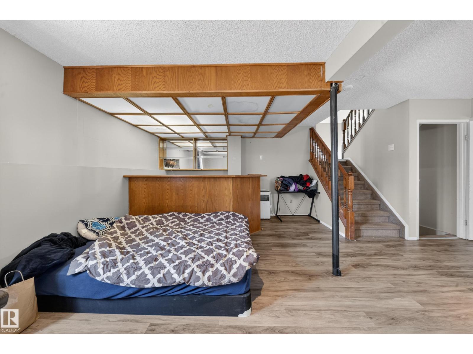 2832 35 ST NW - 18