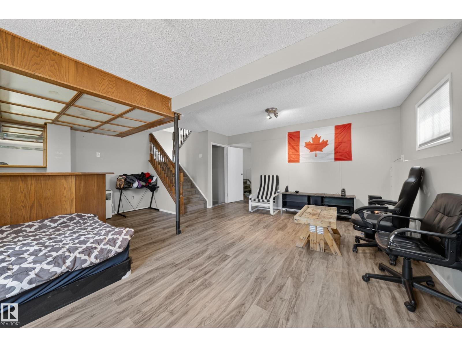 2832 35 ST NW - 19