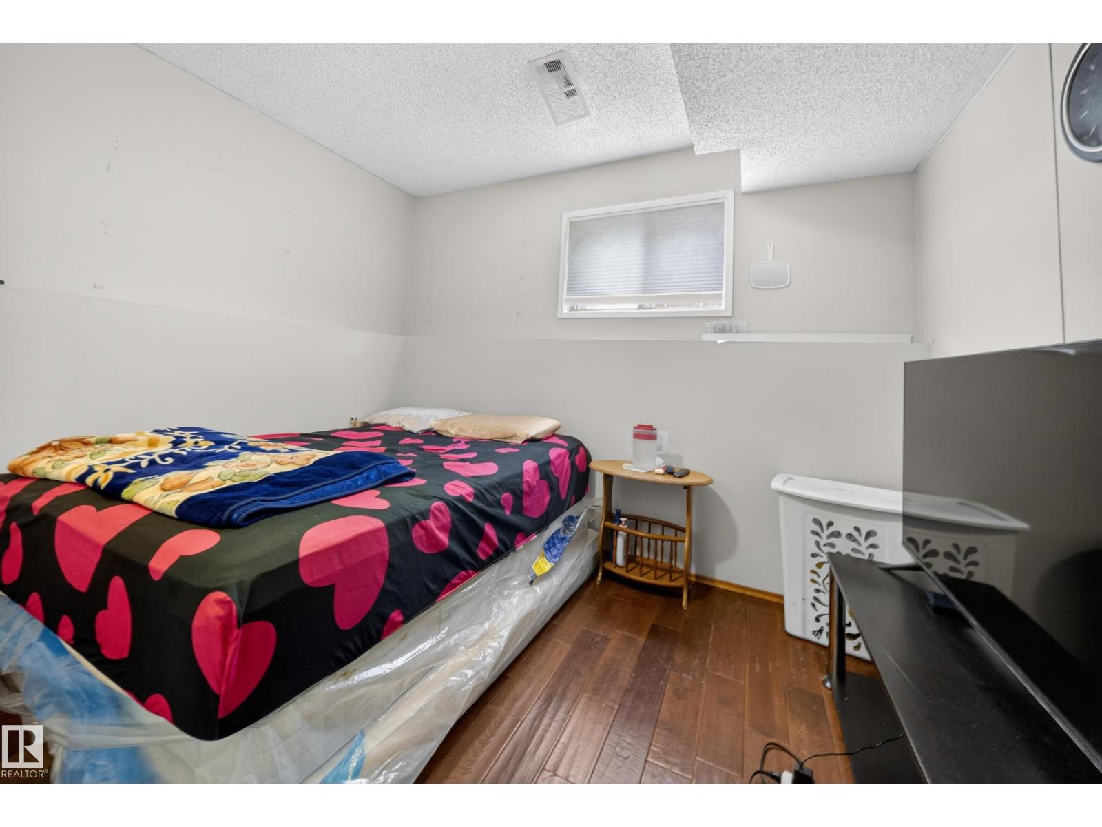 2832 35 ST NW - 20