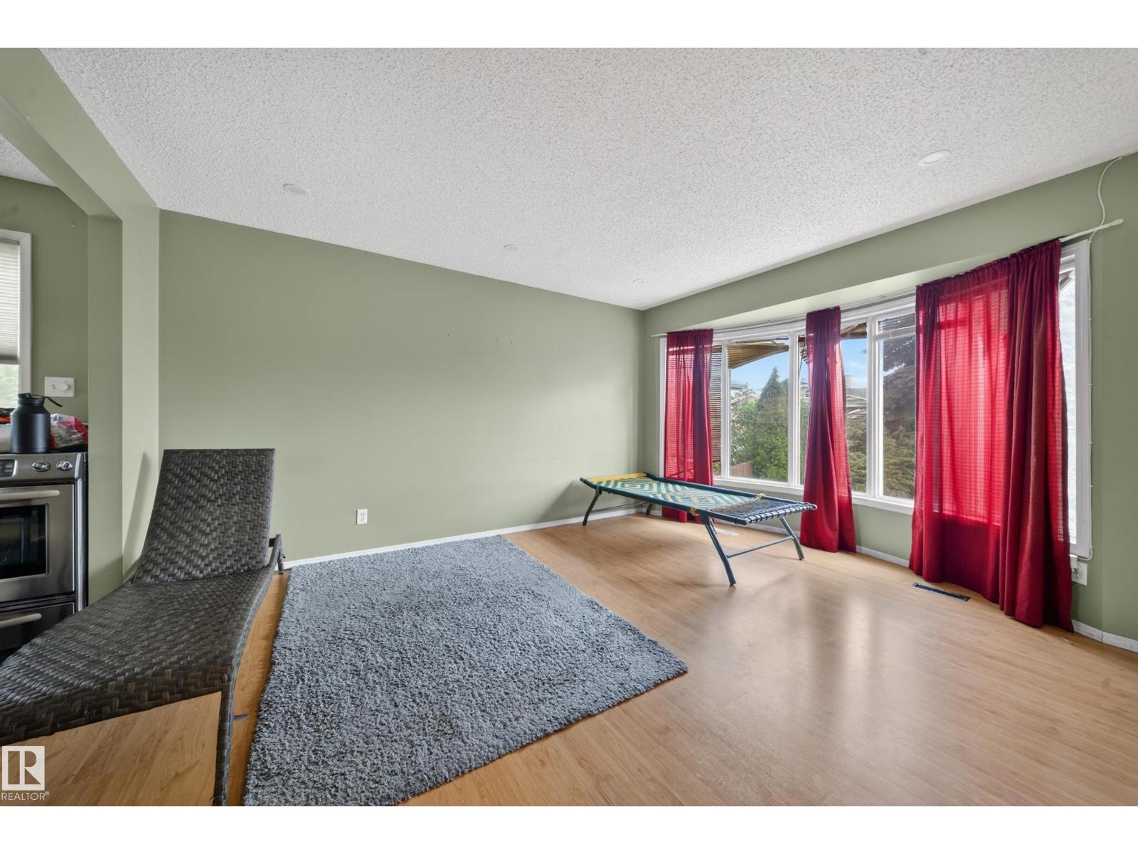 2832 35 ST NW - 22