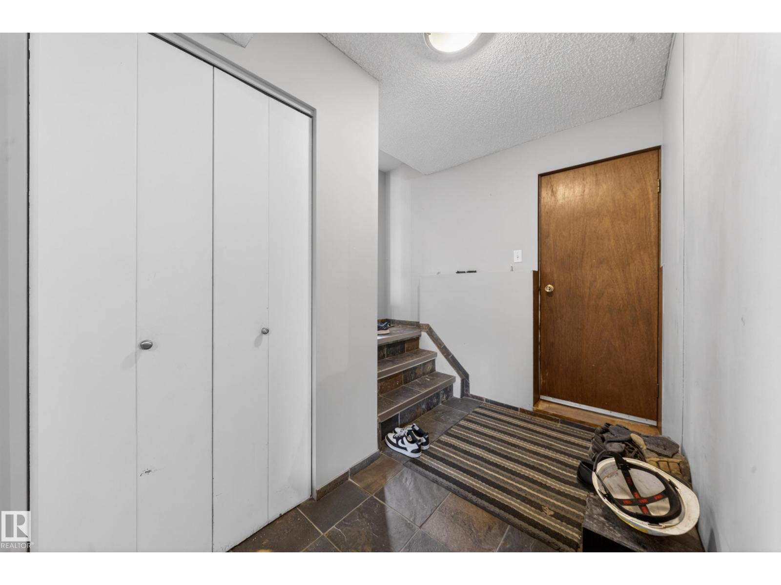 2832 35 ST NW - 3