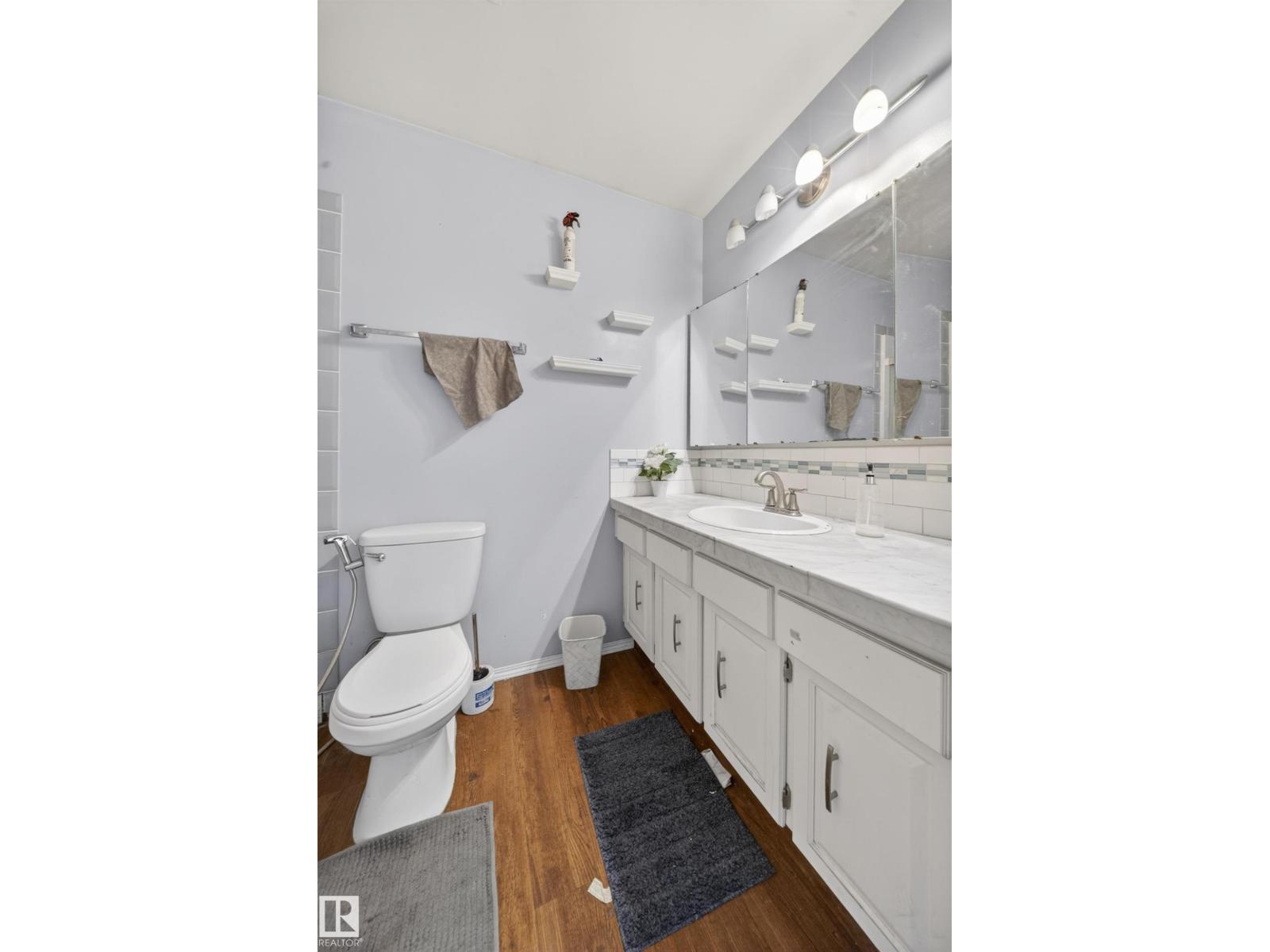 2832 35 ST NW - 33