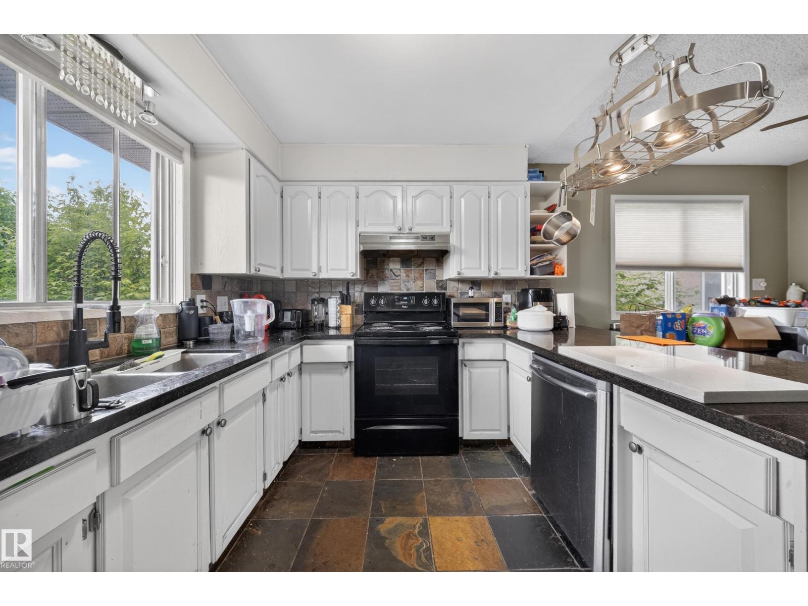 2832 35 ST NW - 7