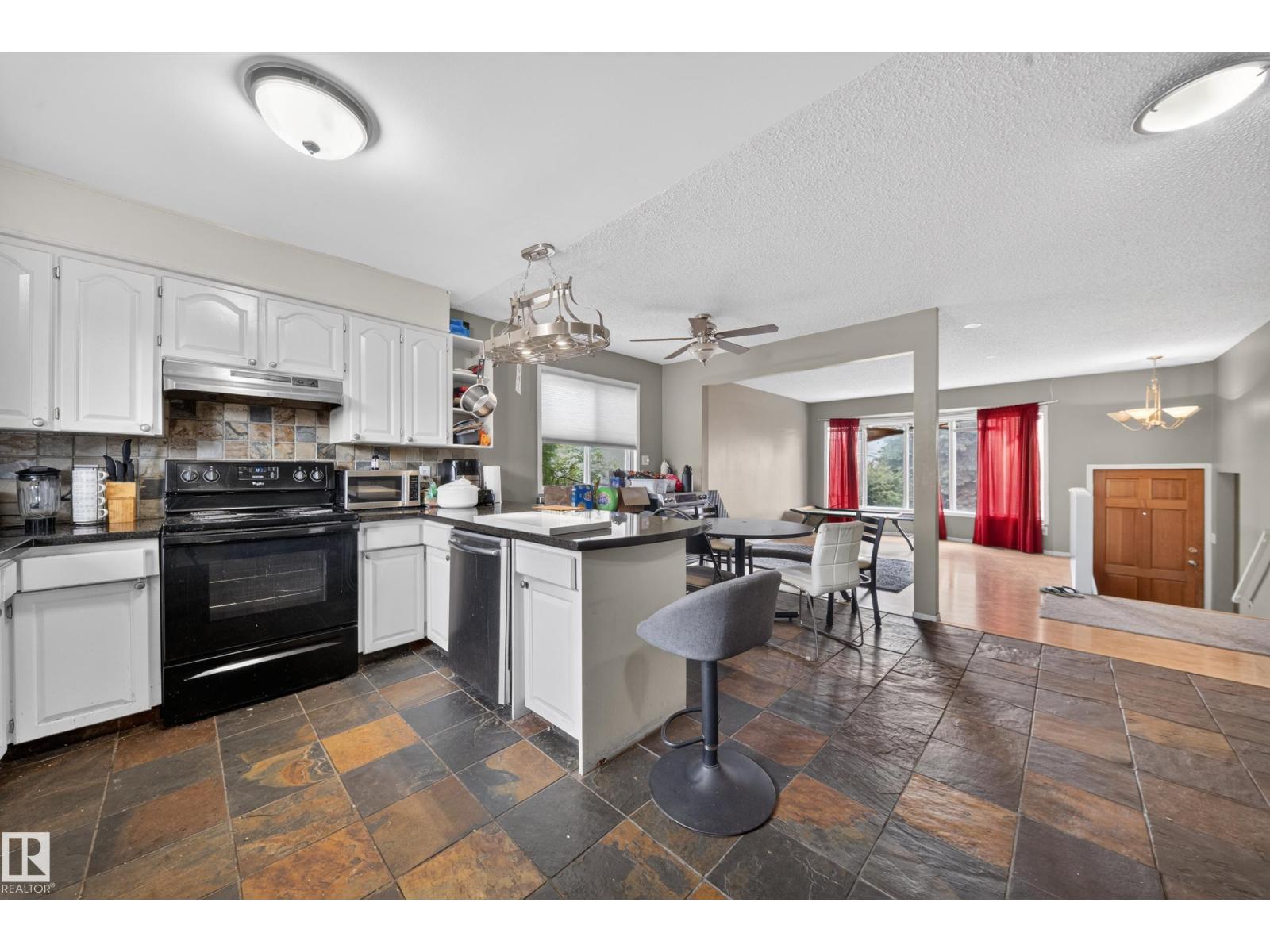 2832 35 ST NW - 9