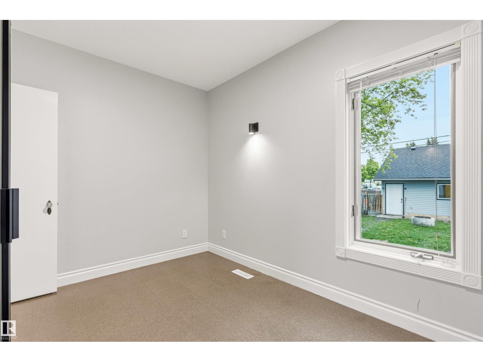 10628 73 AV NW — photo 20