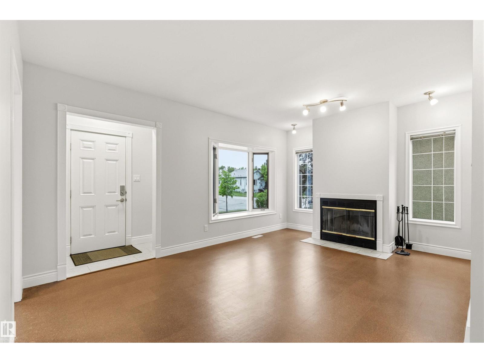 10628 73 AV NW - photo 3