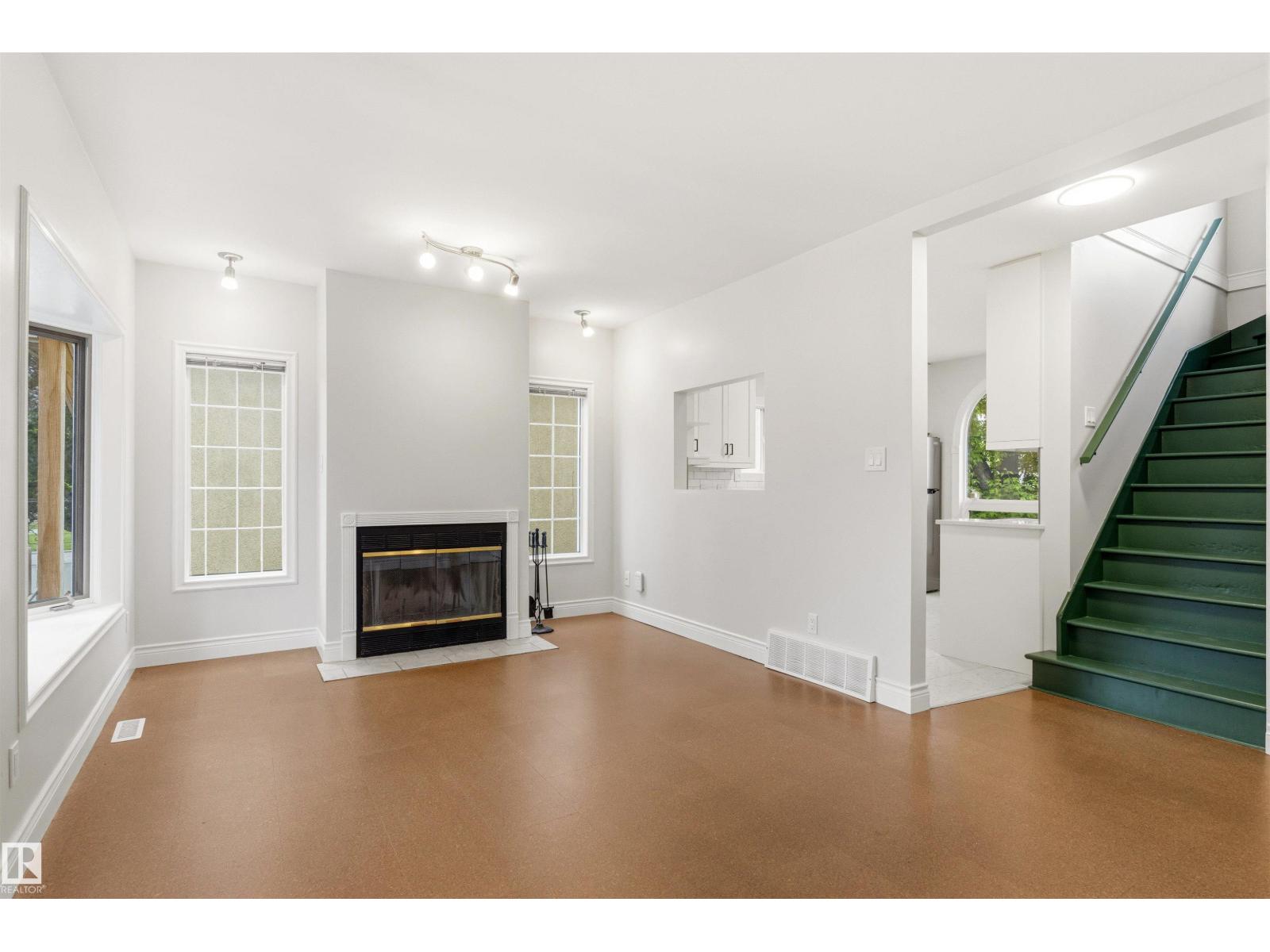 10628 73 AV NW - photo 4