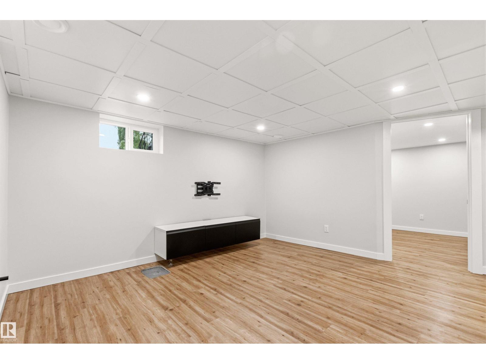 10628 73 AV NW — photo 51