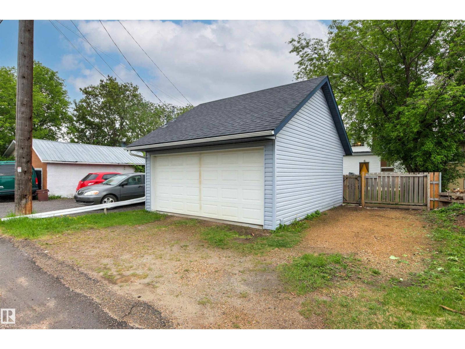 10628 73 AV NW — photo 67