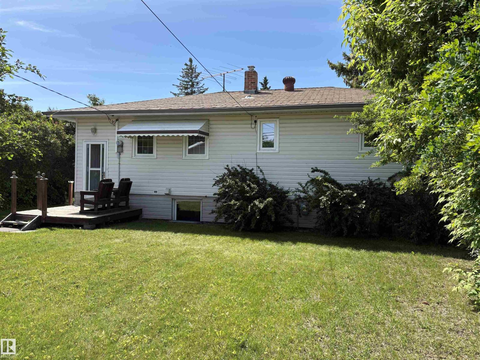 5511 50 St - 29