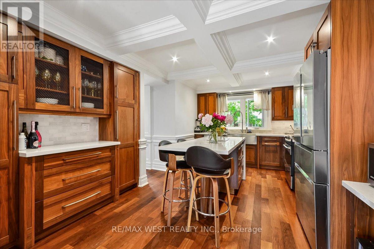11 HILLCROFT DRIVE - 4