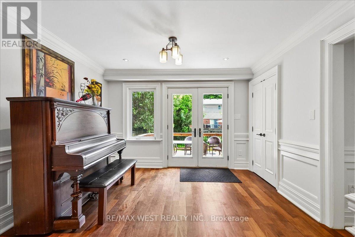 11 HILLCROFT DRIVE - 7