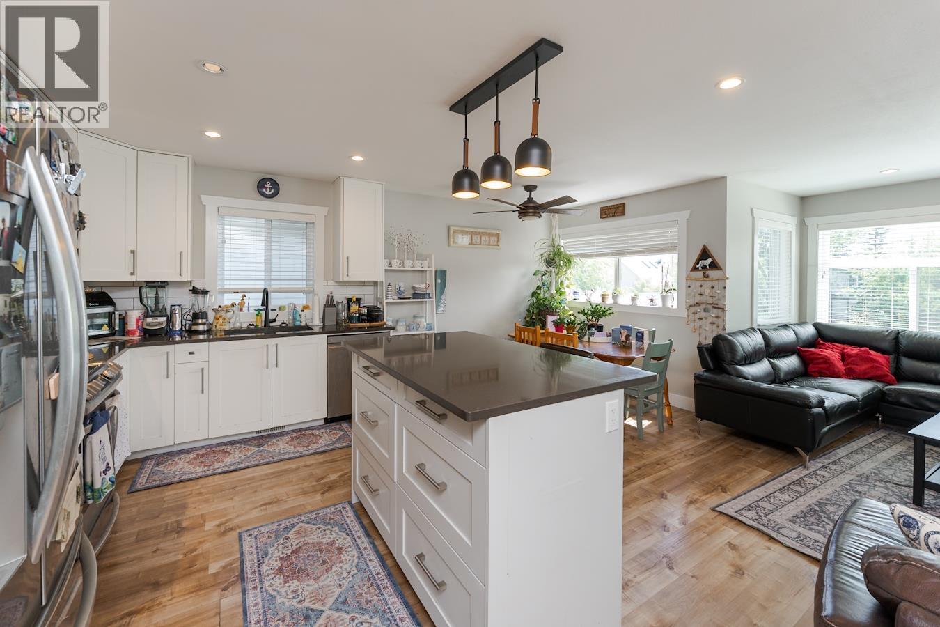 1648 9TH AVENUE - 3