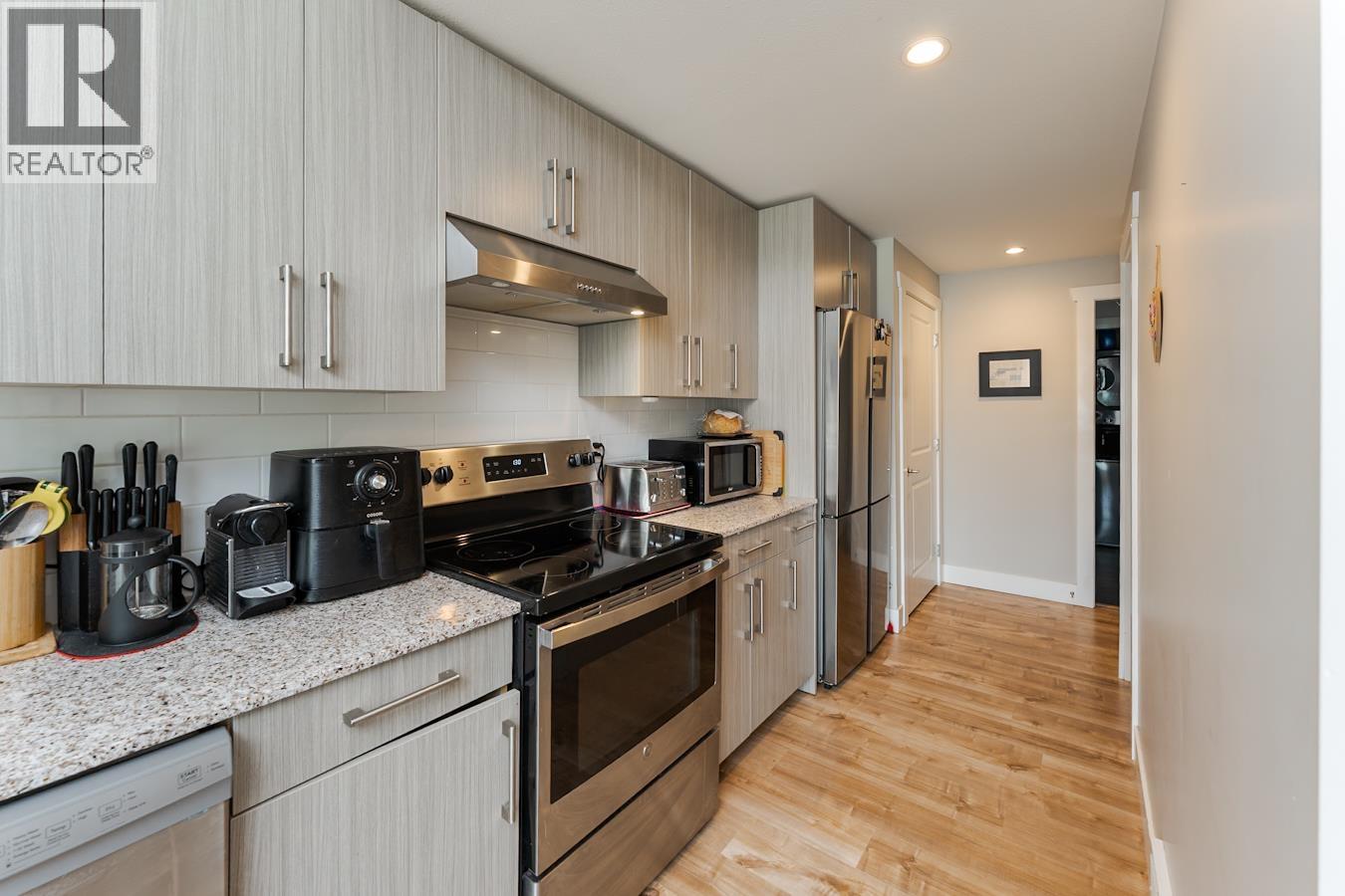 1648 9TH AVENUE - 16