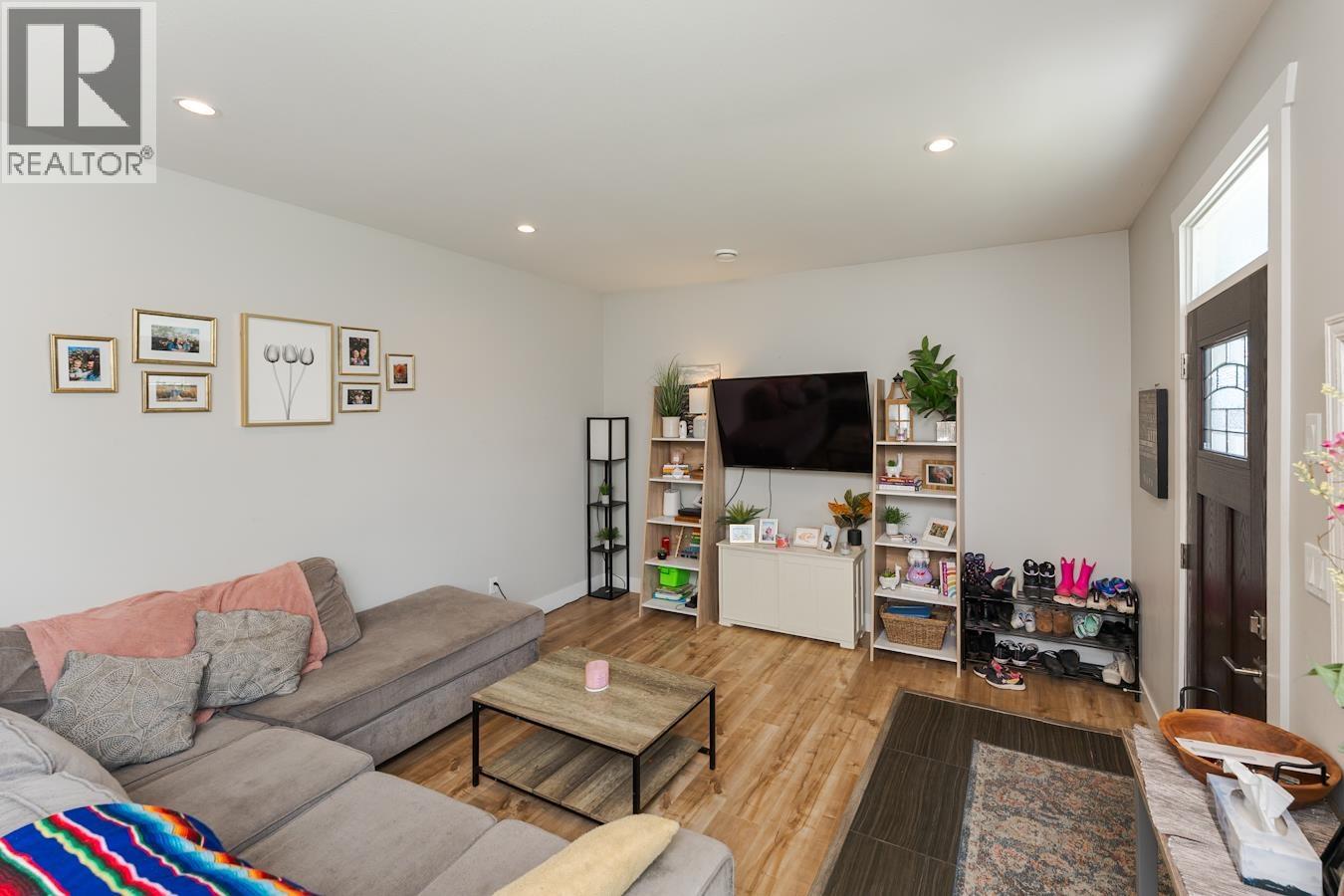 1648 9TH AVENUE - 18