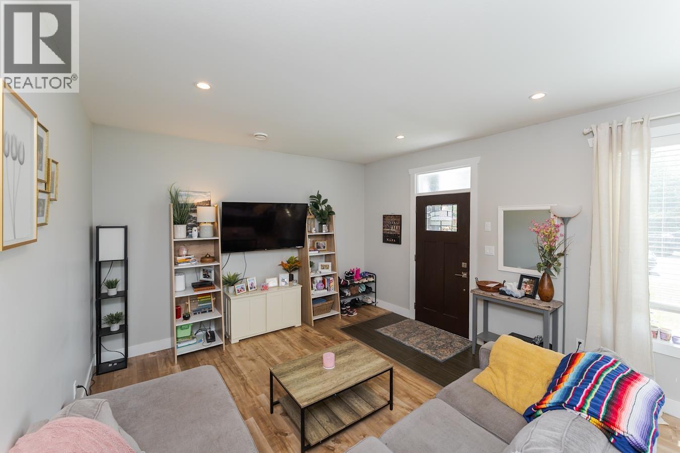 1648 9TH AVENUE - 17