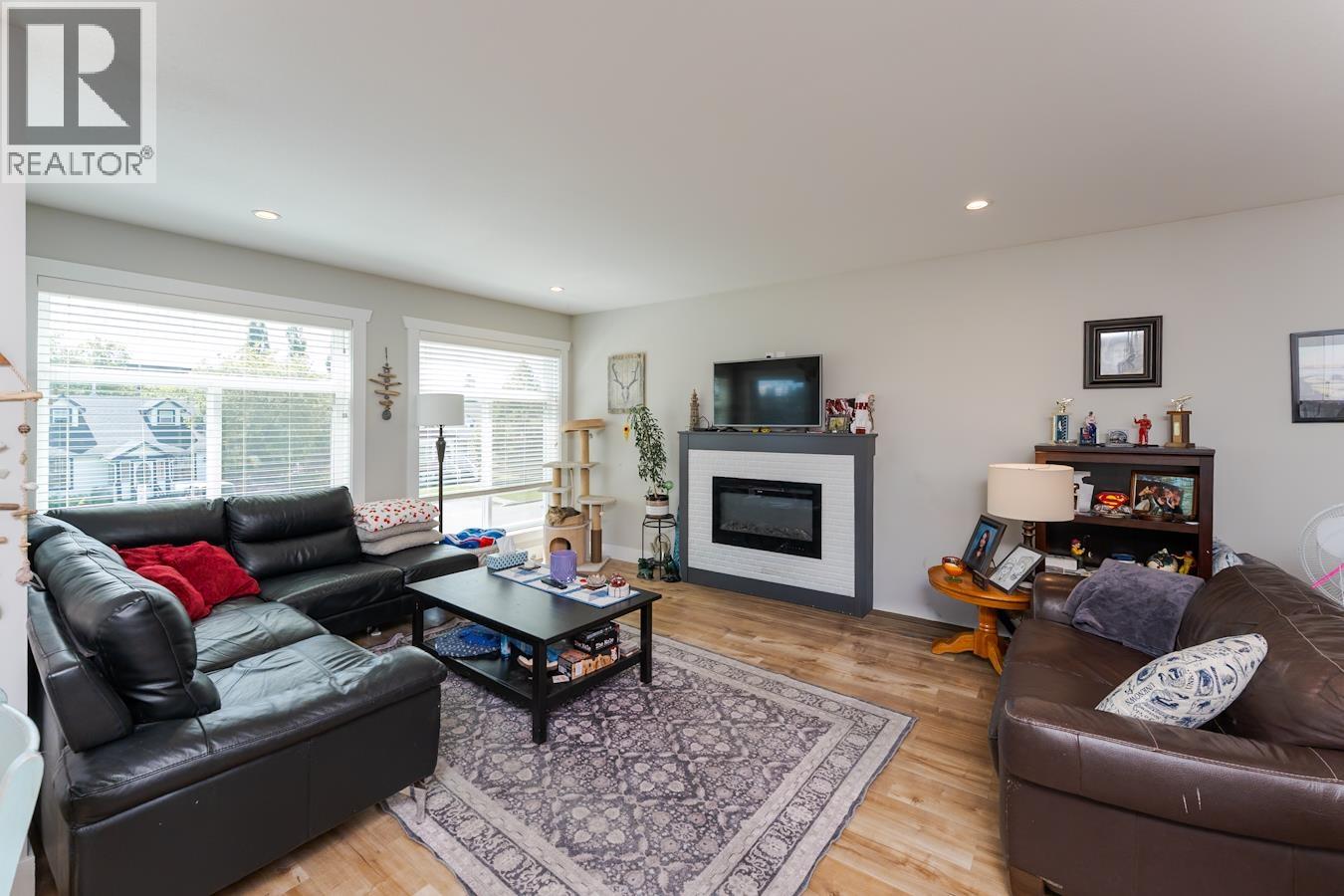 1648 9TH AVENUE - 8