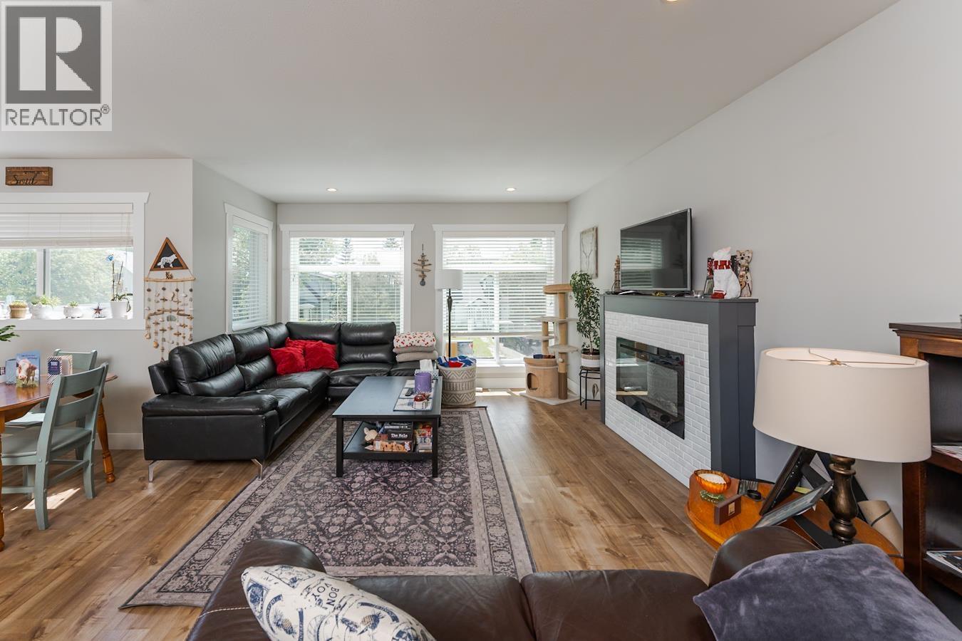 1648 9TH AVENUE - 9
