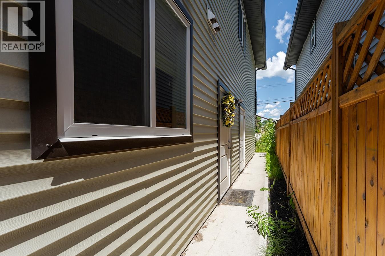 1648 9TH AVENUE - 39