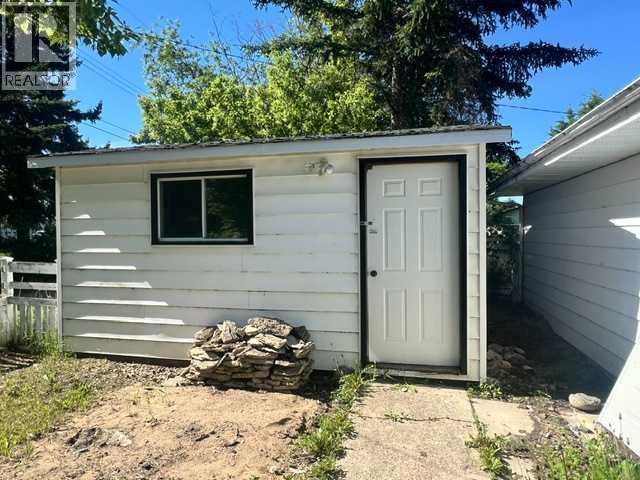 5021 47 Street - 27