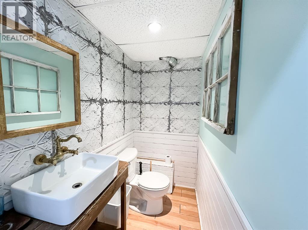 8 Railway Avenue NE — photo 13